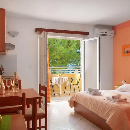 Promenada - Beachfront Апартаменты