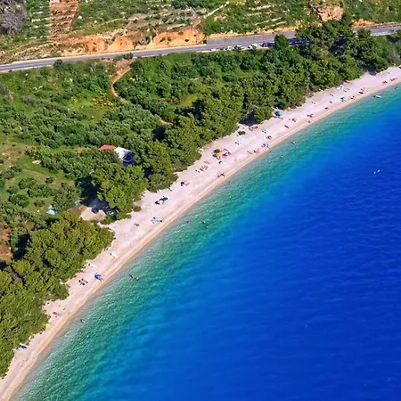 Promenada - Beachfront Апартаменты *