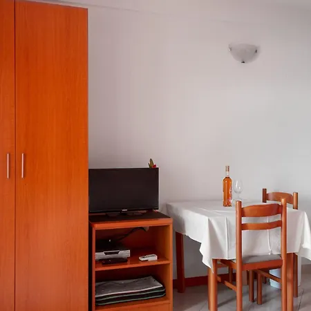 Апартаменты Promenada - Beachfront Тучепи