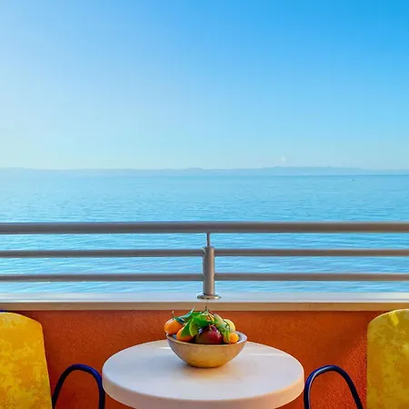 Promenada - Beachfront Апартаменты