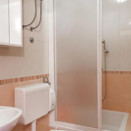 Promenada - Beachfront Lägenhet Tučepi