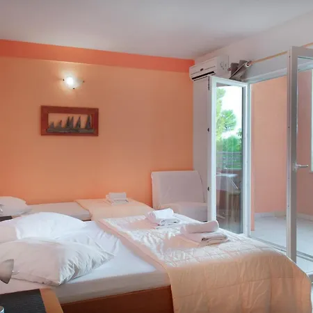 Appartement Promenada - Beachfront Apartments Tučepi