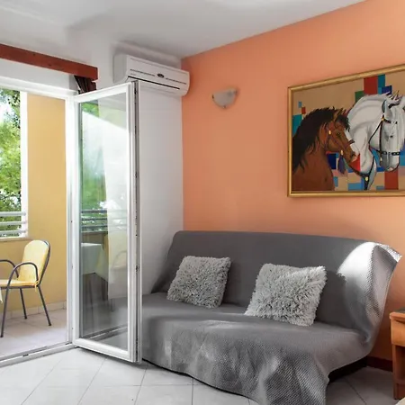 Lägenhet Promenada - Beachfront Tučepi