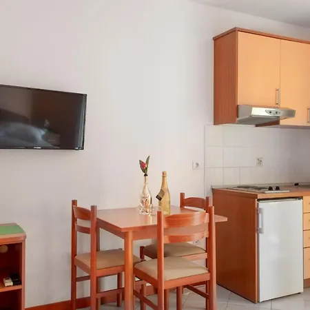 Lägenhet Promenada - Beachfront Tučepi