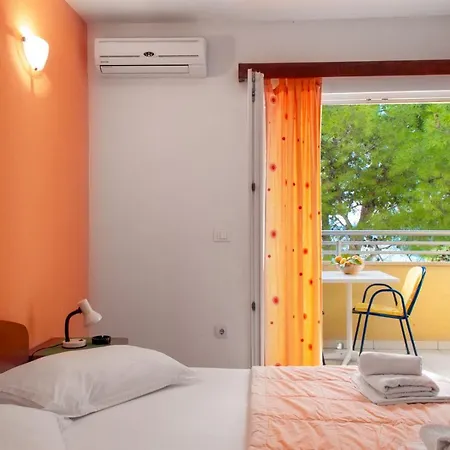 Promenada - Beachfront Apartments *