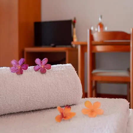 Promenada - Beachfront Apartments * Tučepi
