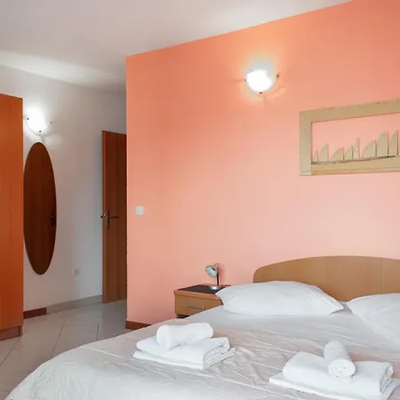 Promenada - Beachfront Lägenhet Tučepi